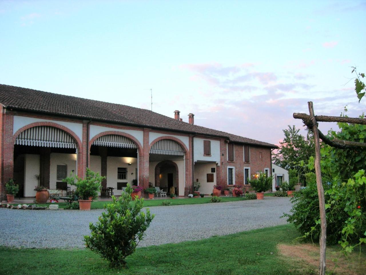 Agriturismo Campass Castelvetro Piacentino Exterior foto
